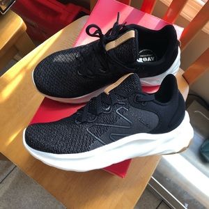 Brand New! Women’s Fresh Foam Roav v2